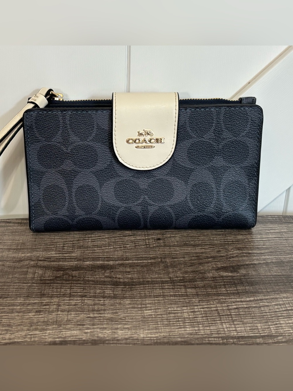 EUC Coach Tech Wallet in Colorblock Signature Canvas